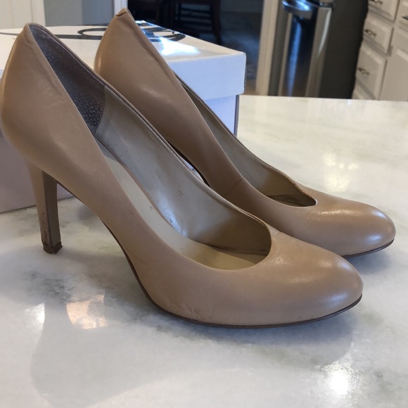 Ladies Nine West size 7.5 nude heel - Picture 2 of 5